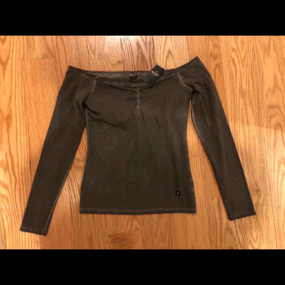 NWT Hollister off the shoulder top